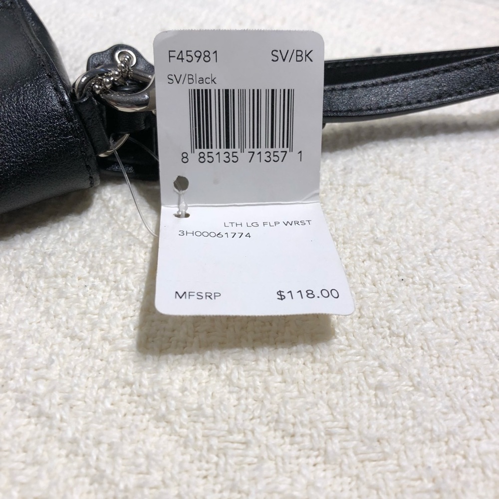🆕 Coach leather wristlet NWT - Picture 3 of 3